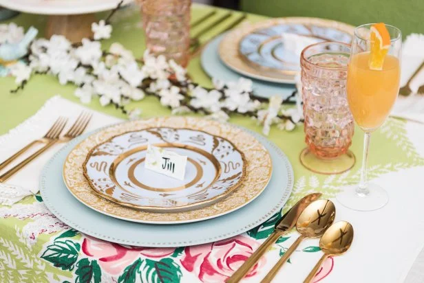 Beautiful Spring or Easter Table Setting