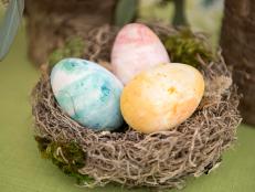 Give wooden eggs a fuss-free marbleized effect with inexpensive items you likely already have on hand.