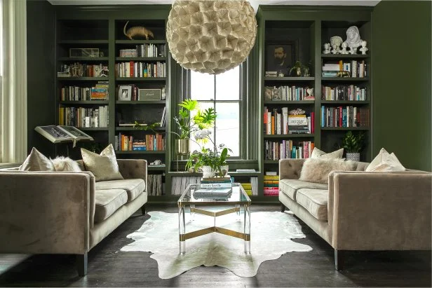 How to Decorate Big Living Room Wall: Stunning Ideas That Wow