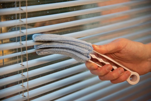 dusting window blinds