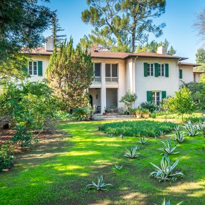 Pasadena Estate With Beautifully Landscaped Backyard 