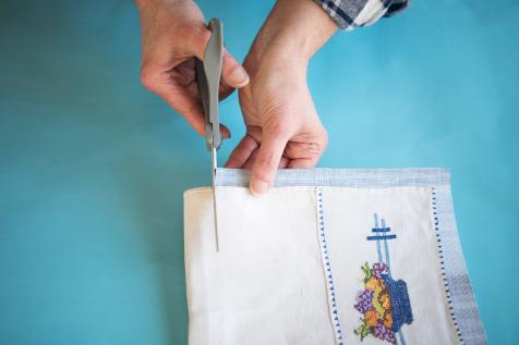 Tea Towels/ Embroidery/ Initial/ H / Green / Blue / Small Hand