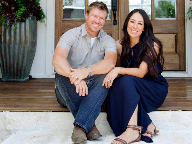 Hgtv S Fixer Upper With Chip And Joanna Gaines Hgtv