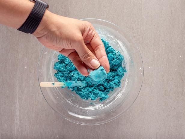 DIY Kinetic Sand Mixture