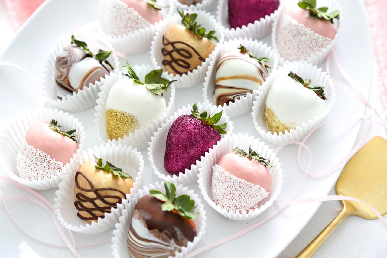 20 Easy Ways to Make Fancy Chocolate Covered Strawberries   HGTV