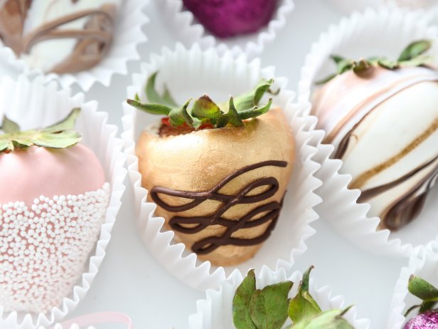 5 Easy Ways to Make Fancy Chocolate-Covered Strawberries | HGTV