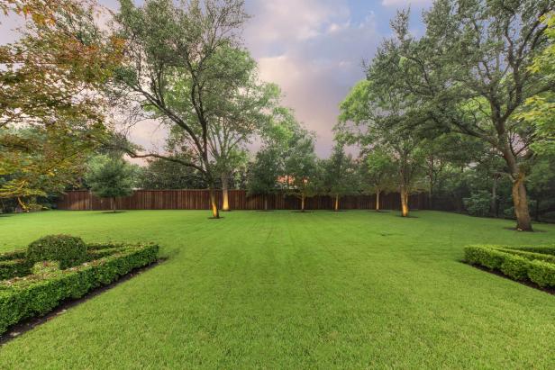 Large Backyard With Grass | HGTV