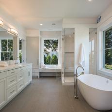 Contemporary Master Bath in Waterfront Manor