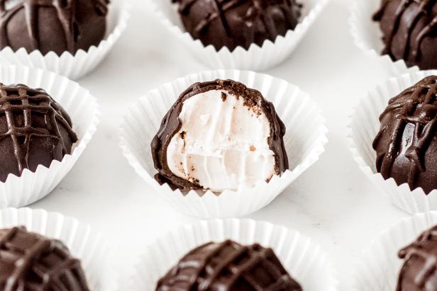 Impress your guests with healthy peppermint mocha truffles this year! 