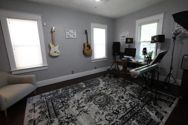 The before of spare bedroom / music studio on the main floor of the hoiuse for the Home Suite pilot. Jesse & Jon converted the spare bedroom into Jon's music studio.