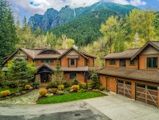 Lodge style home  with mountain view