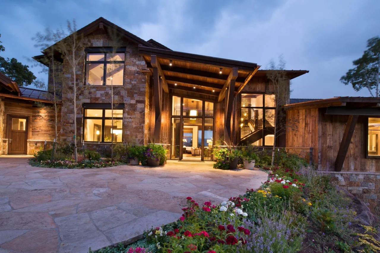Mountain-Modern Home With Spa and Fire Pit | HGTV, image size:1280x853