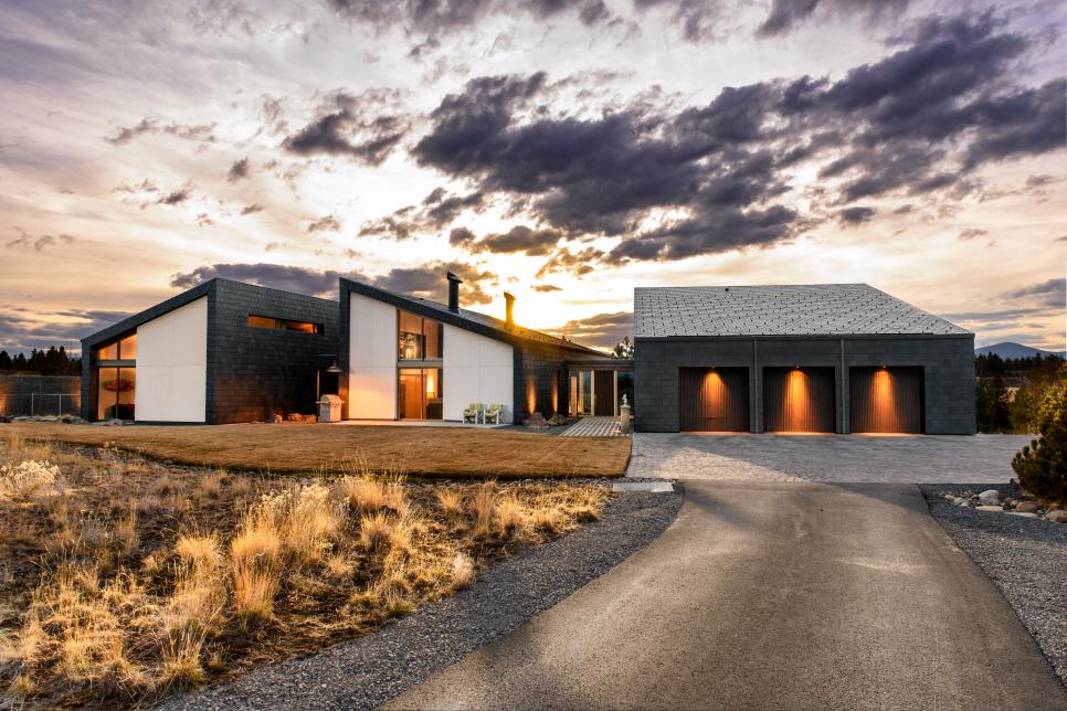 Modern Design And Three Car Garage, Ranch Style House Plans With Three Car Garage