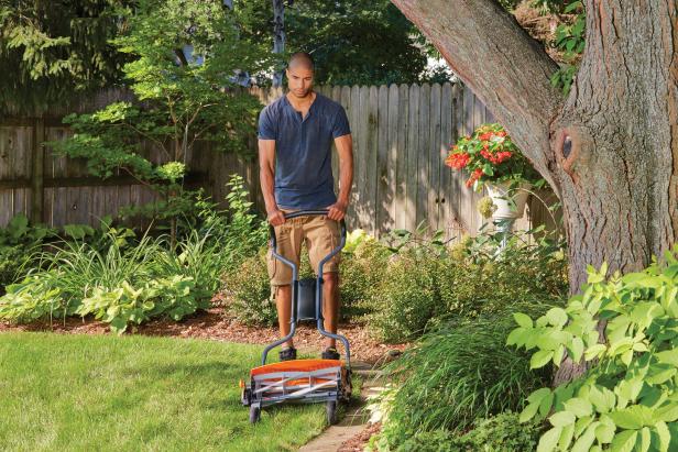 Improve Your Lawn by Using This Lazy Man's Mowing Tip