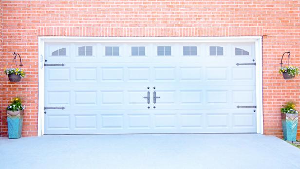 3 Cheap + Easy Ways to Update Your Garage Door This Weekend