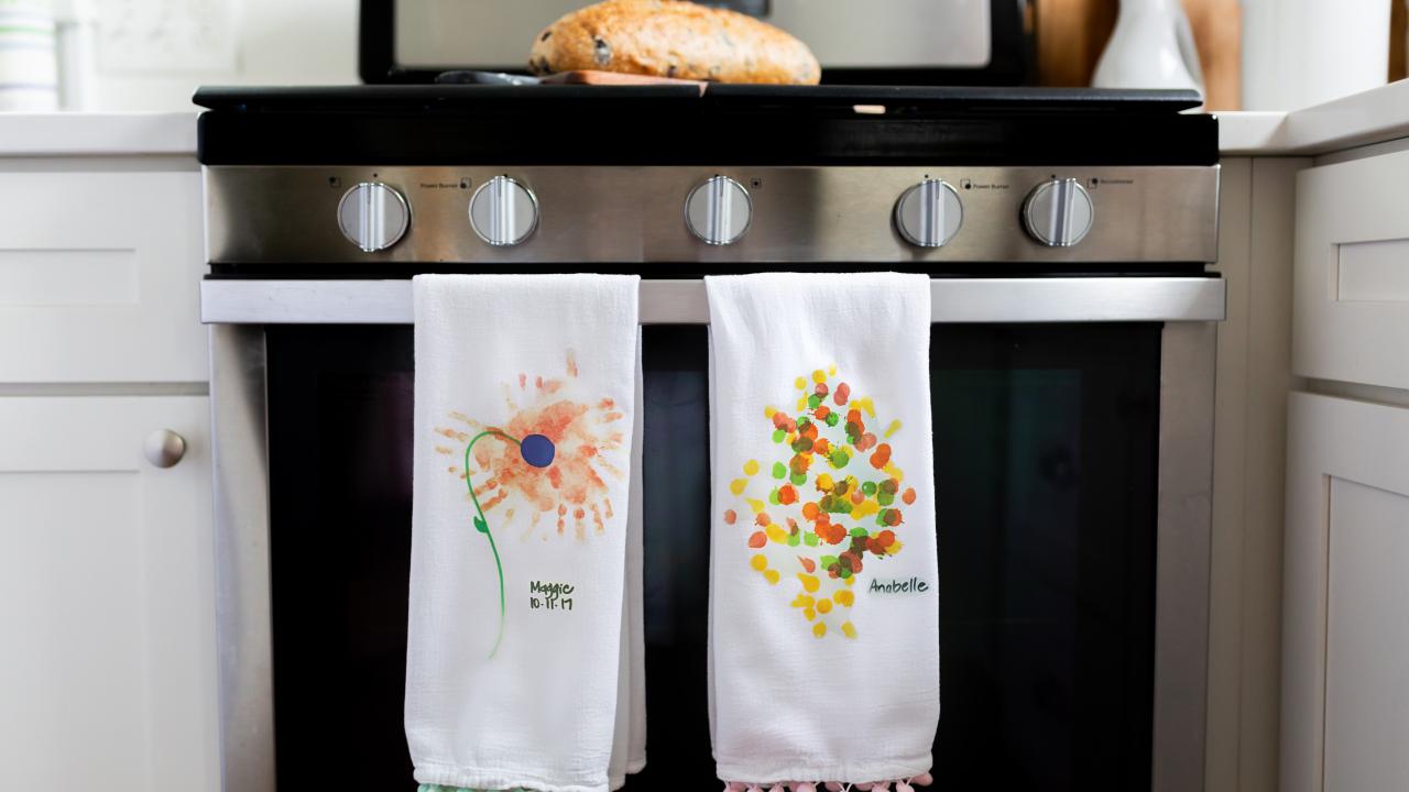 https://hgtvhome.sndimg.com/content/dam/images/hgtv/fullset/2019/5/7/2/Original_Cassidy-Garcia-Tea-Towel-Beauty-10.jpg.rend.hgtvcom.1280.720.suffix/1587582400730.jpeg