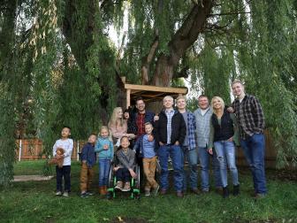 Building the treehouse at the Farmhouse brings together Clint Robertson s family (right), and Luke Caldwell s family (left), as seen on HGTV s Boise Boys.