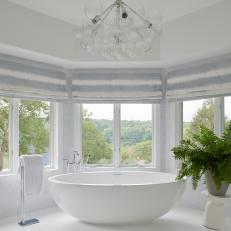 Master Bath With Bay Windows And Soaking Tub
