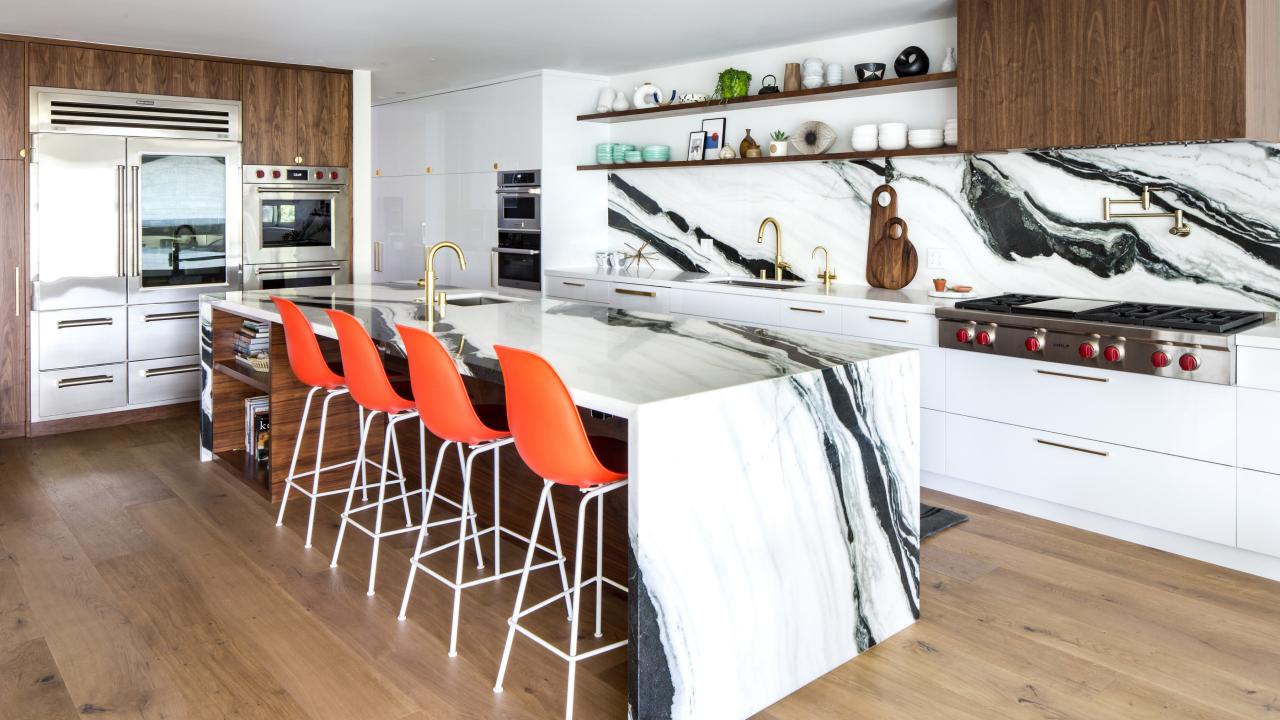 https://hgtvhome.sndimg.com/content/dam/images/hgtv/fullset/2019/6/26/1/DOTY2019_Natalie-Myers_Veneer-Beverly-Hills2-Kitchen_2.jpg.rend.hgtvcom.1280.720.suffix/1561562677692.jpeg