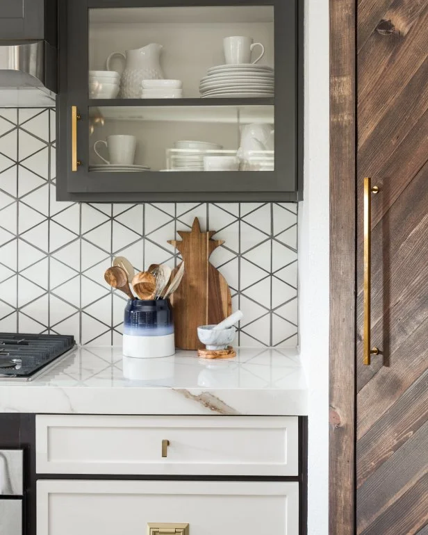 How to Decorate a Kitchen Backsplash: Stunning Ideas & Tips