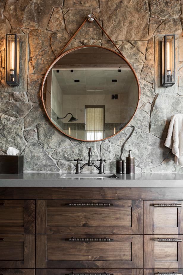 Wooden Vanity With Round Mirror In, Wooden Round Mirror Bathroom