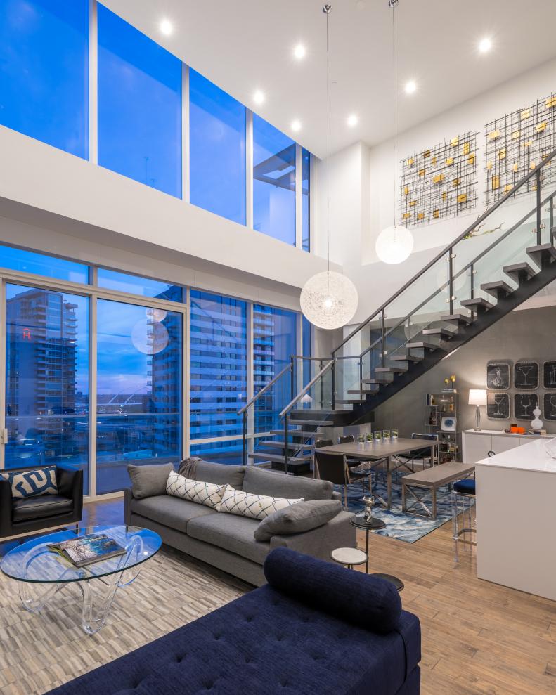 City Apartment With High Ceilings and View of Downtown Skyline