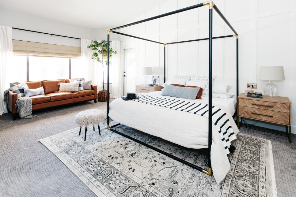 Modern Farmhouse Style Main Suite With, Farmhouse Canopy Bed