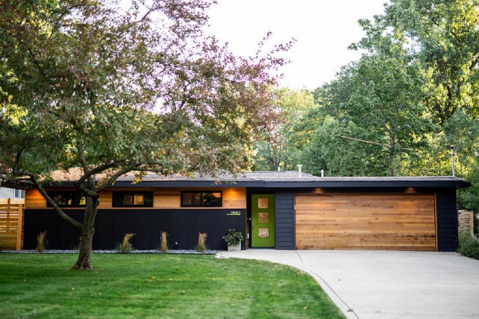 Midcentury Modern Ranch Home Exterior Updated With Black Paint, Wood Trim