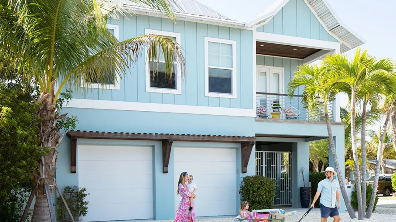 Stylish Beach Homes From Across the USA | HGTV, image size:1280x720