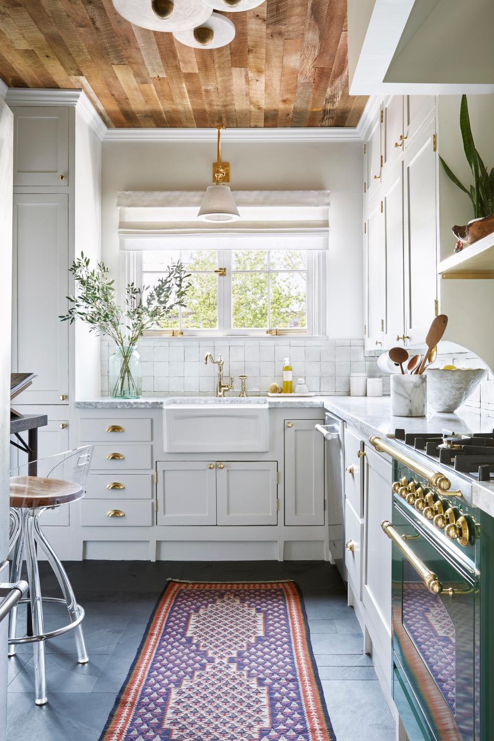 Kitchen Floor Tile Ideas With Off White Cabinets ~ Checkerboard Hallway