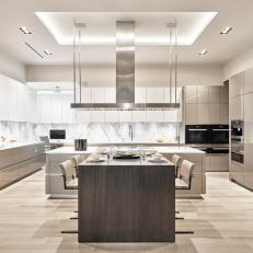 Neutral Modern Eat-In Kitchen With Eating Bar