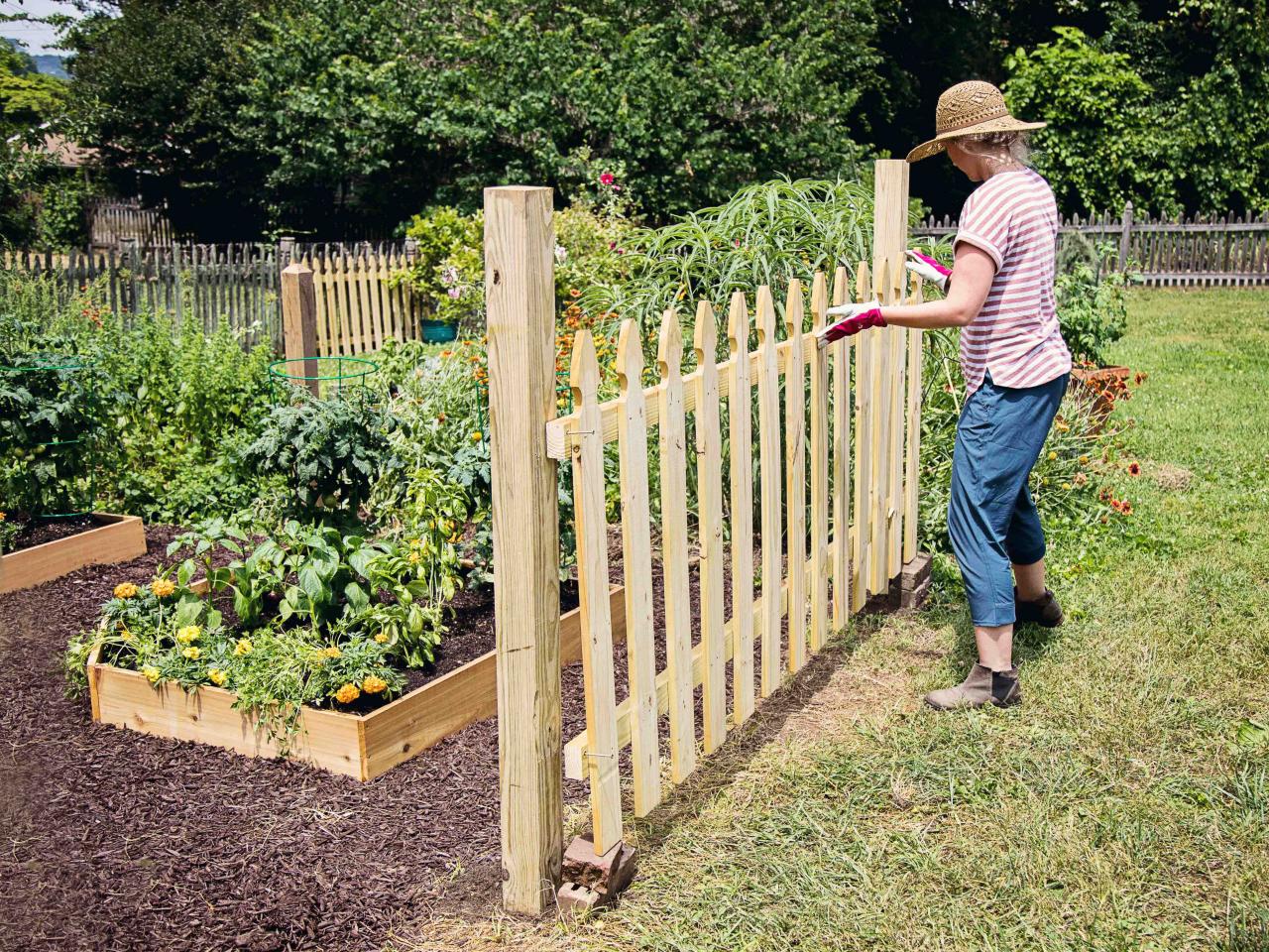 How To Install A Picket Fence Hgtv