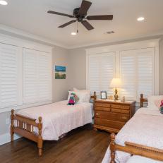 Guest Bedroom With Twin Beds