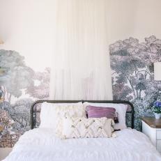 Nature-Inspired Teen Bedroom With Tree Trunk Bookshelf