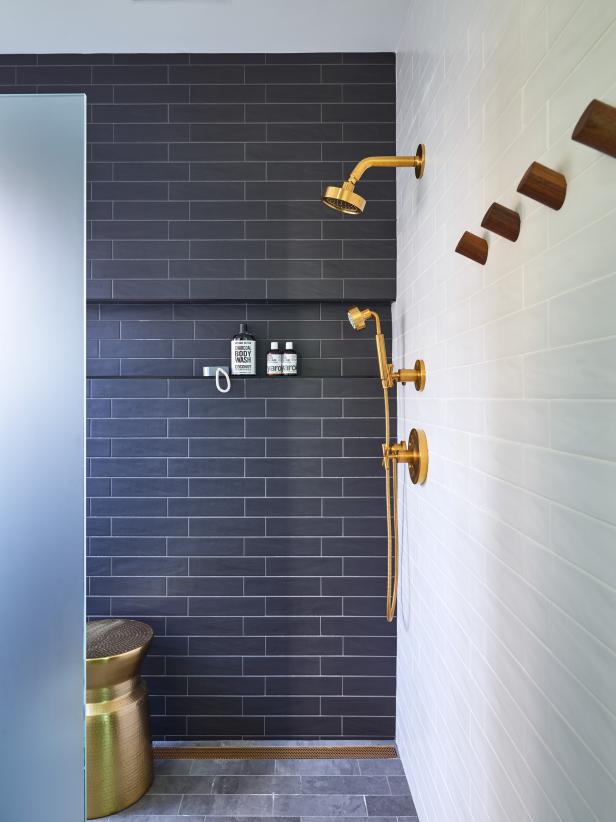 Walk-In Bathroom Shower With Niche and Pegs