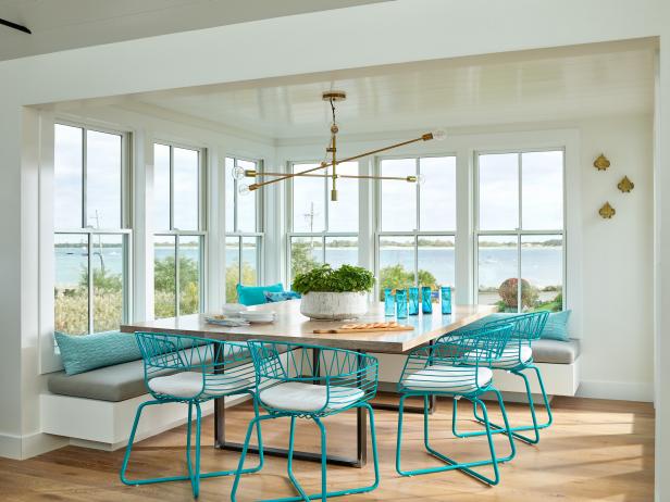 Small Beach Cottage That S Big On Style, Beach House Dining Table And Chairs