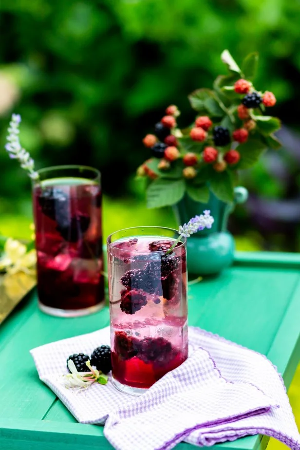 Blackberry + Honeysuckle Spritz Cocktail Recipe | HGTV