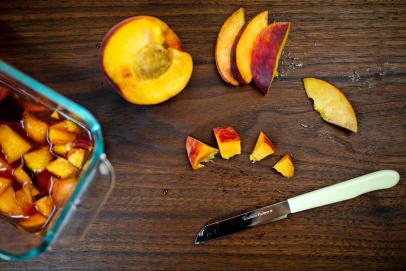 Peach Sun Tea and Bourbon Cocktail {#drinkthesummer} – Floating Kitchen