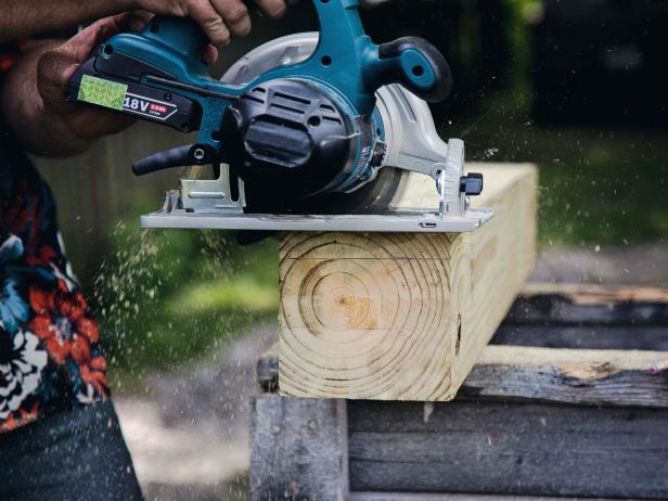 Use a skill saw to etch out 6” deep cuts 2” in at the top of the 6x6 posts.