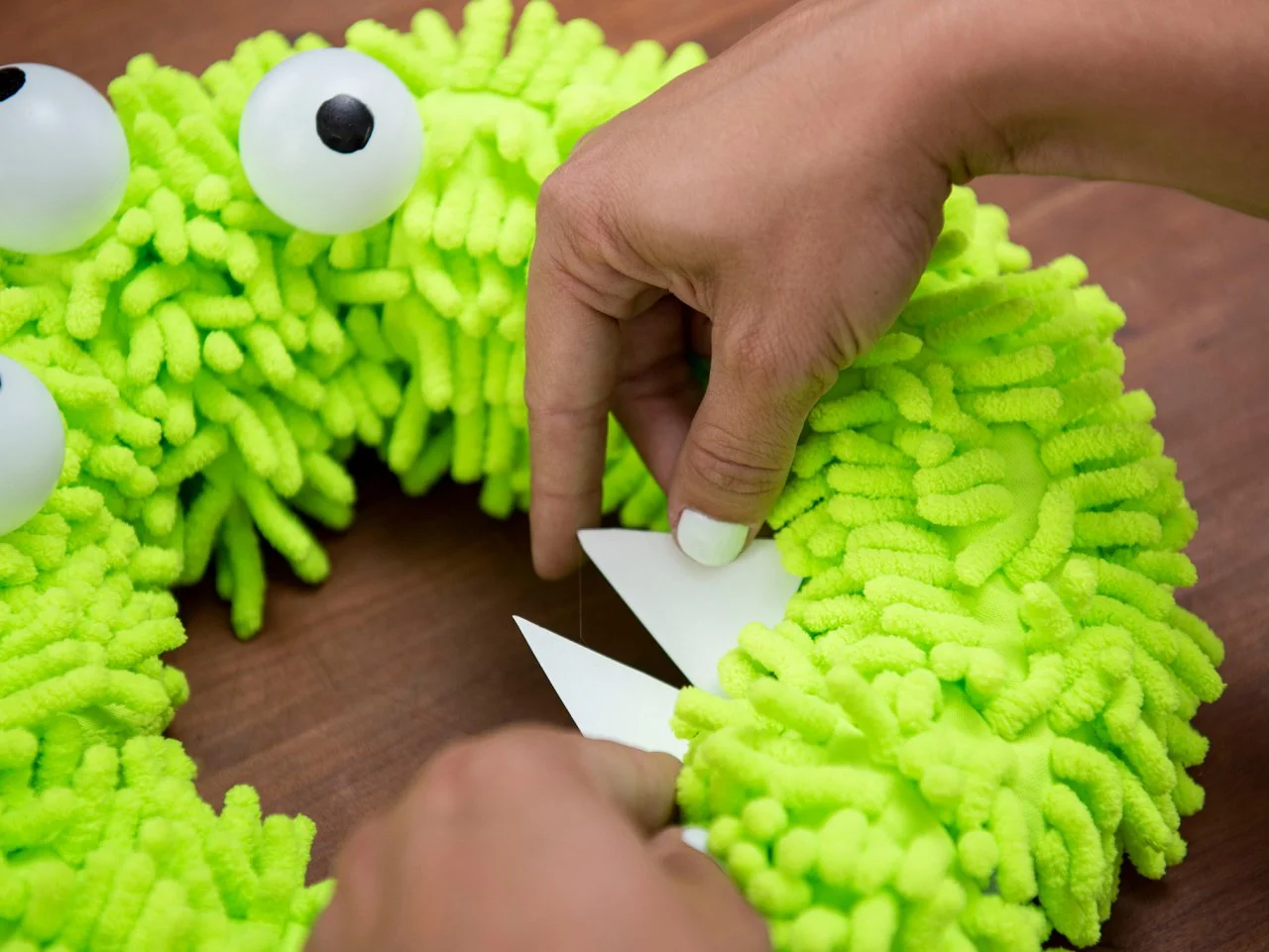 5 DIY Dollar Store Halloween Decor Ideas | HGTV