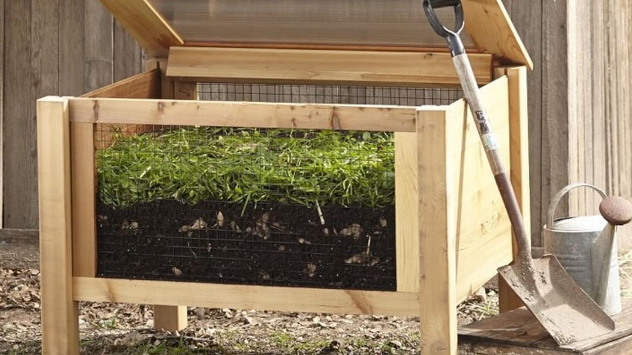 Building a Compost Bin - FineGardening