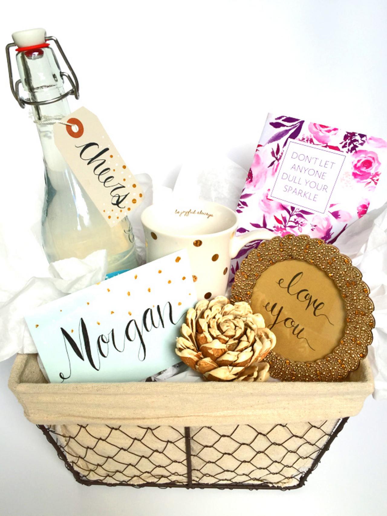 Make A Christmas Gift Basket DIY – Simply Southern Mom