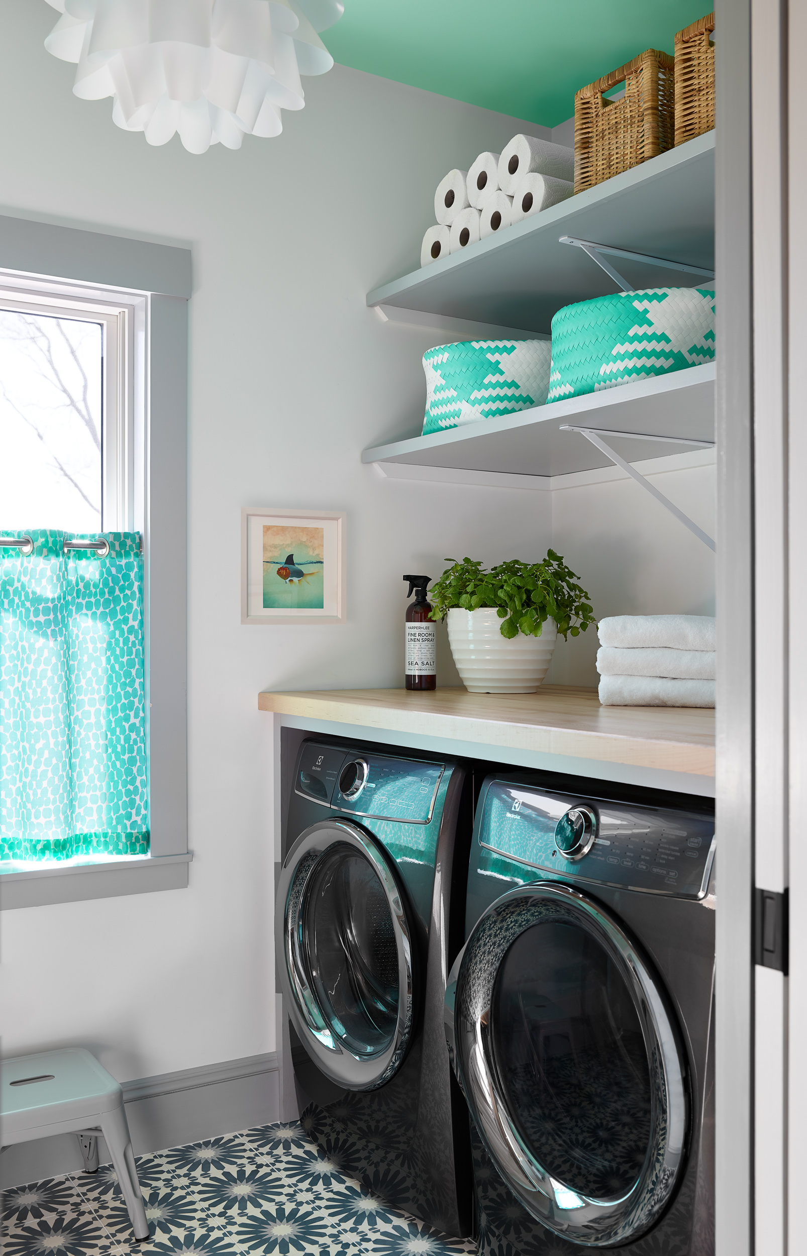 decorations for laundry rooms