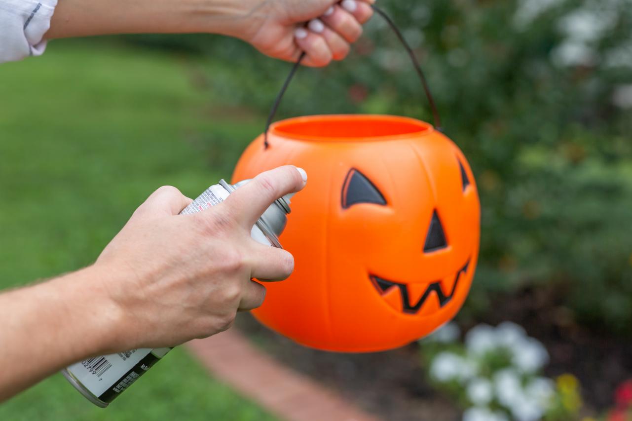 Creative Ways to Use Plastic Pumpkins for Halloween Decor | HGTV