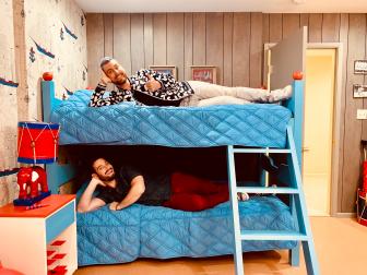 Lance Bass and Michael Turchin on Bobby and Peter Brady’s Bunk Beds