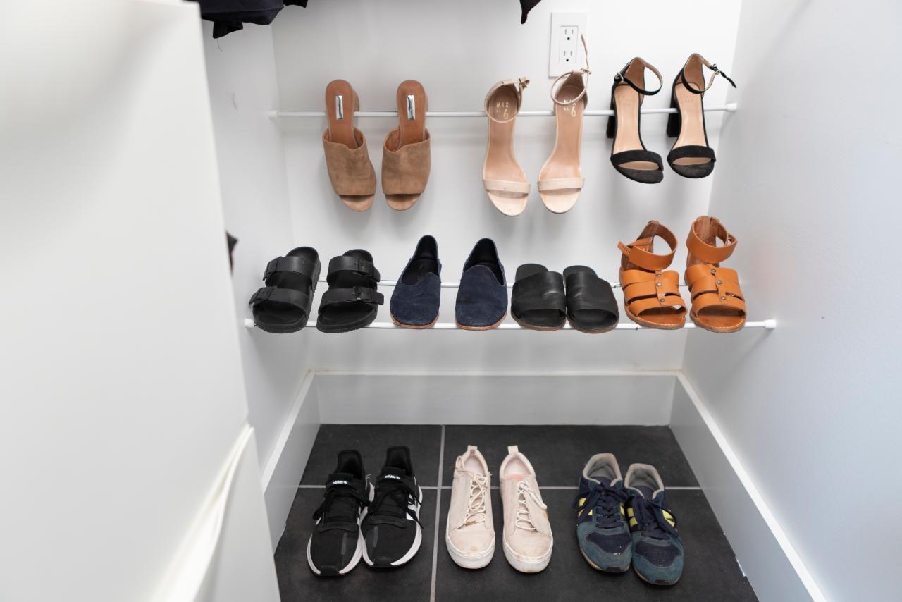 https://hgtvhome.sndimg.com/content/dam/images/hgtv/fullset/2019/9/17/0/Original_Derek-Trimble_Closet-Mistakes-Fixed__16.jpg.rend.hgtvcom.1280.853.suffix/1568723067907.jpeg