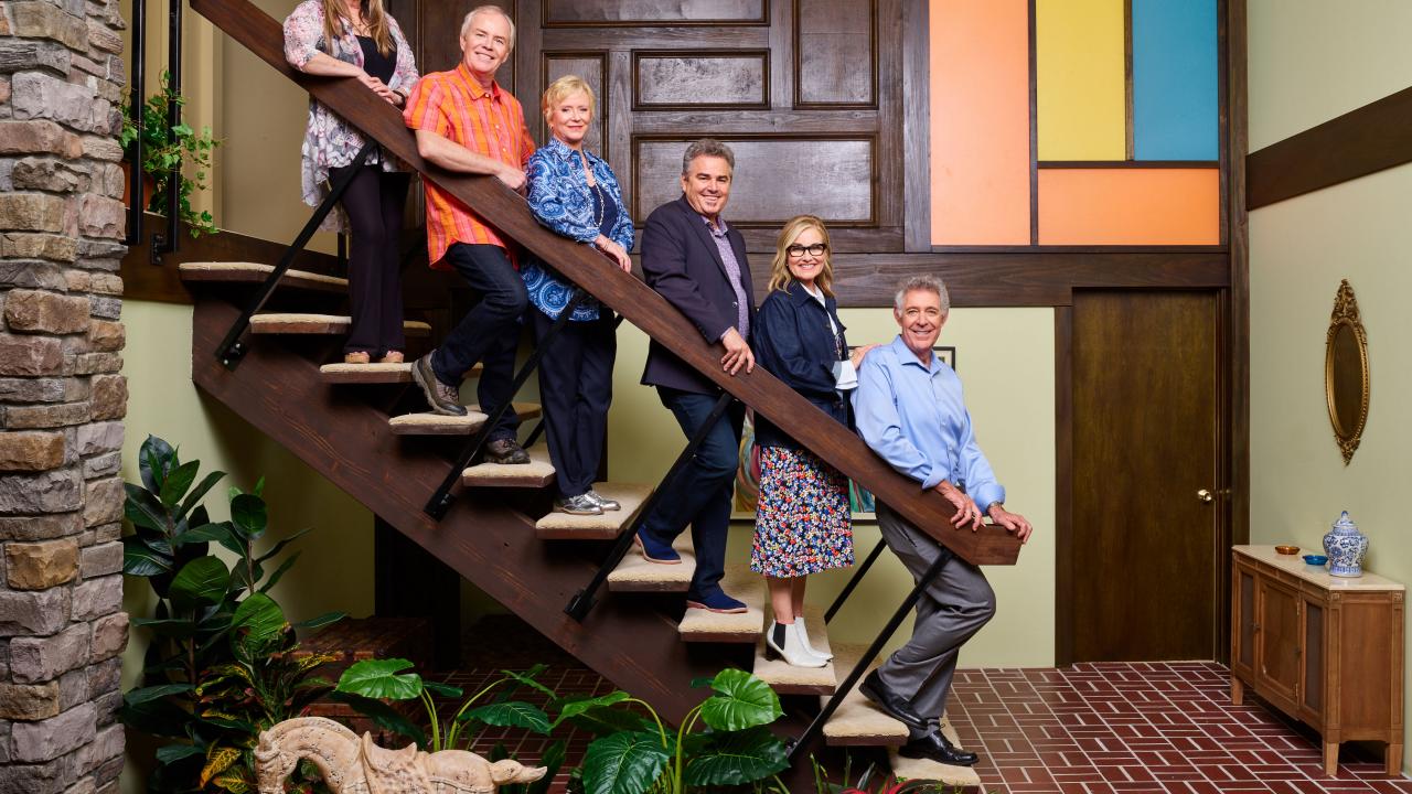 A very brady renovation season 1 episode 2 shop