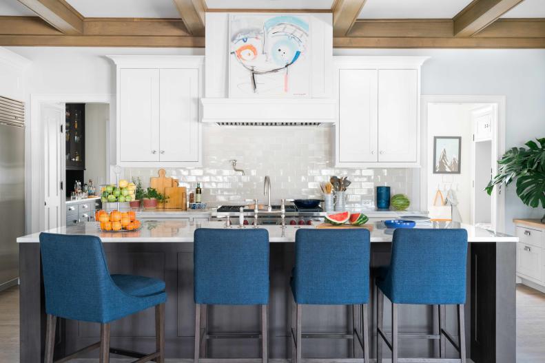 This transitional kitchen in Atlanta, Ga. was designed to stand the test of time, but thanks to some versatile choices, it offers opportunities to change things up with minimal effort to create fresh looks over the years.