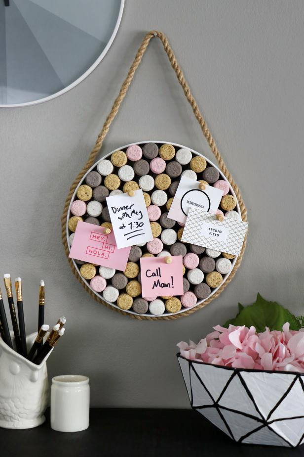 Learn how to make this easy wall decor from upcycled wine corks.
