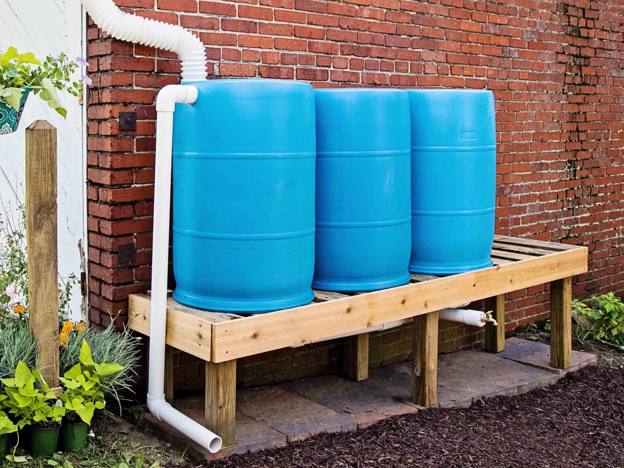 DIY Rain Barrel StandDIY Rain Barrel Stand  